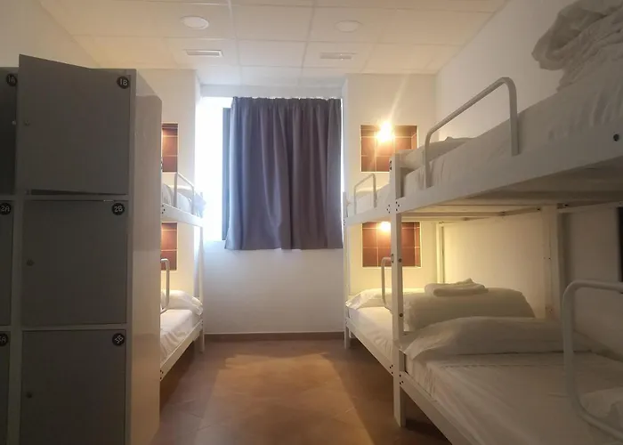Benarrabá Hostel