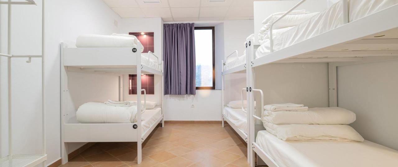 Benarrabá Hostel
